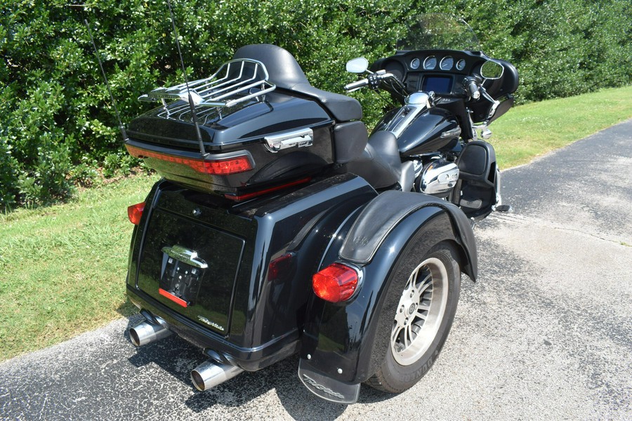 FLHTCUTG Tri Glide Ultra