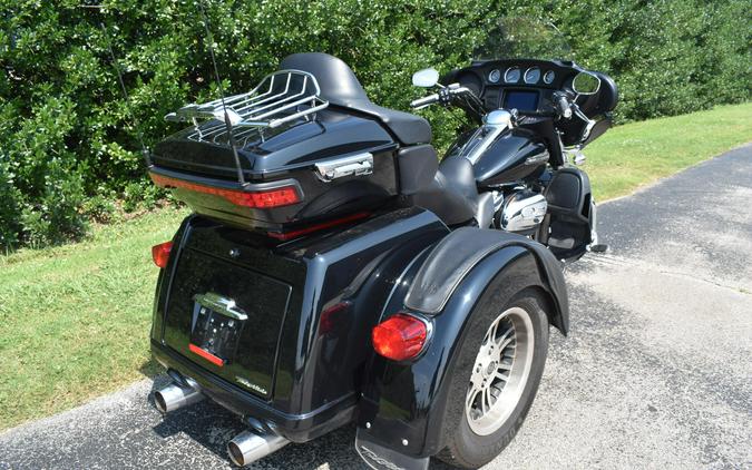 FLHTCUTG Tri Glide Ultra