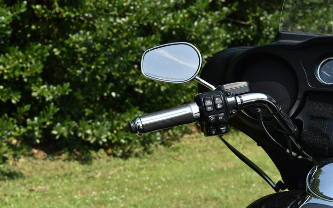 FLHTCUTG Tri Glide Ultra