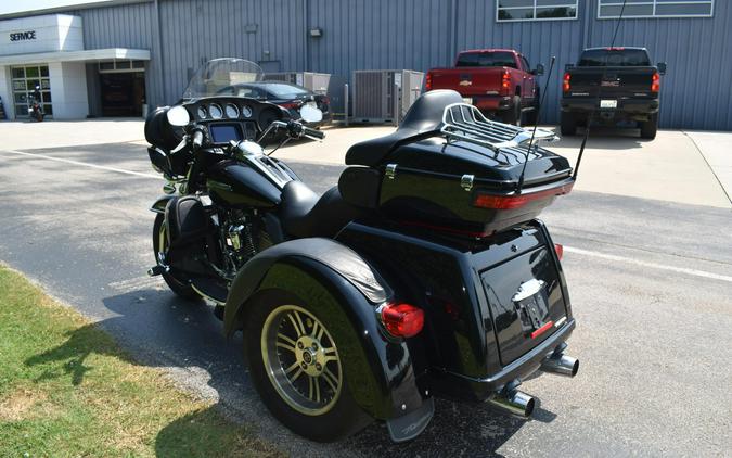 FLHTCUTG Tri Glide Ultra