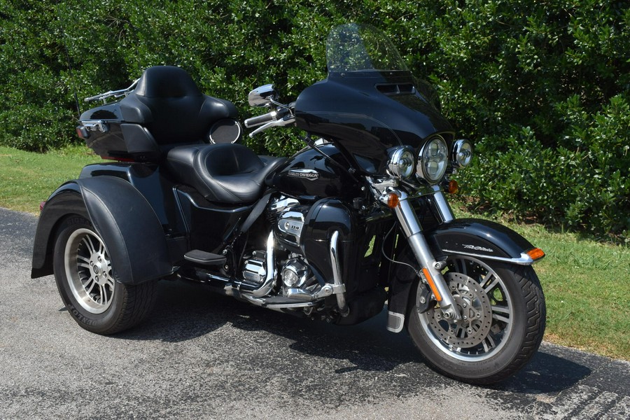 FLHTCUTG Tri Glide Ultra