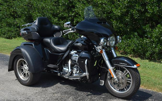 FLHTCUTG Tri Glide Ultra