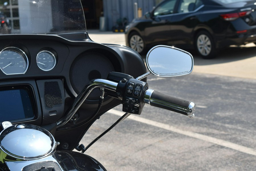 FLHTCUTG Tri Glide Ultra