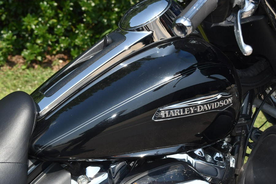 FLHTCUTG Tri Glide Ultra