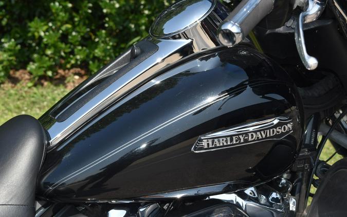 FLHTCUTG Tri Glide Ultra