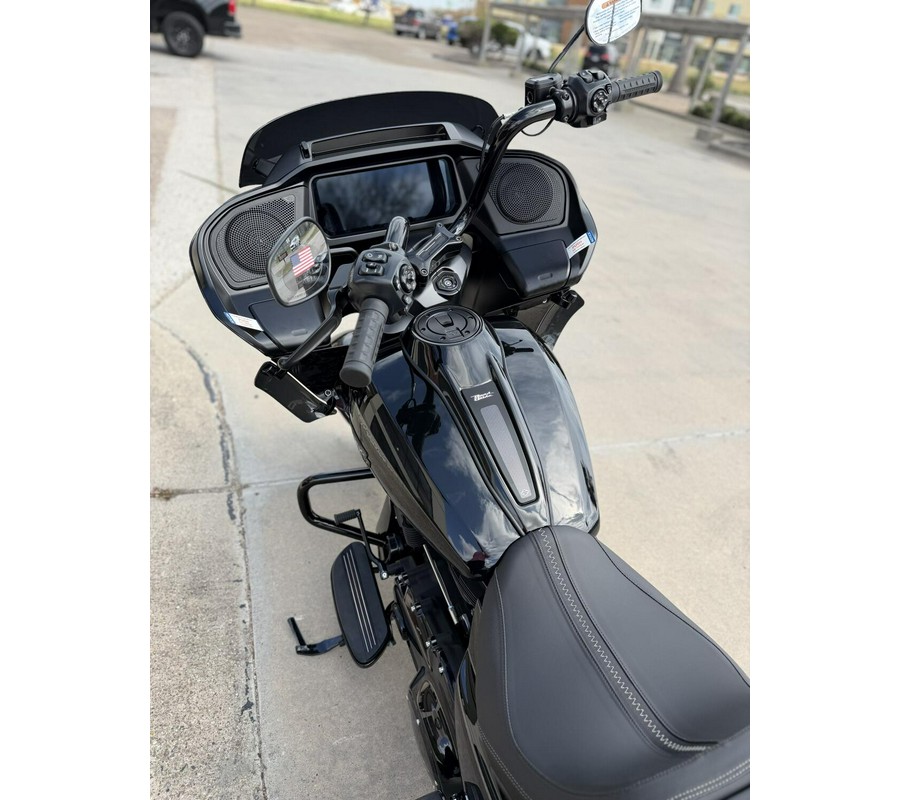 2026 Harley-Davidson Road Glide VIVID BLACK