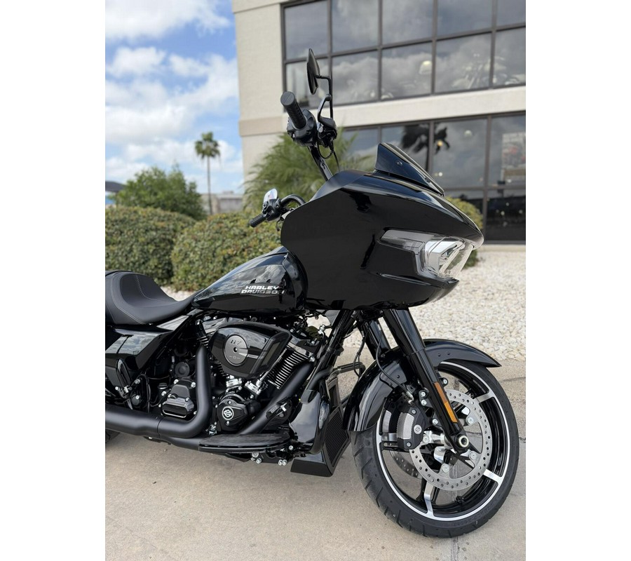 2026 Harley-Davidson Road Glide VIVID BLACK
