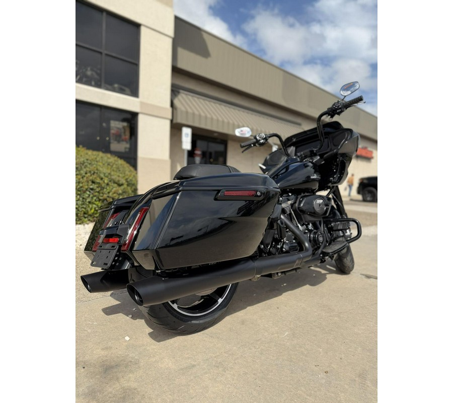2026 Harley-Davidson Road Glide VIVID BLACK