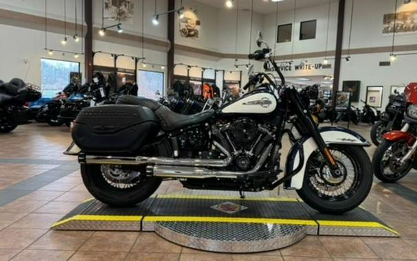 2019 Harley-Davidson® FLHC - Softail® Heritage Classic