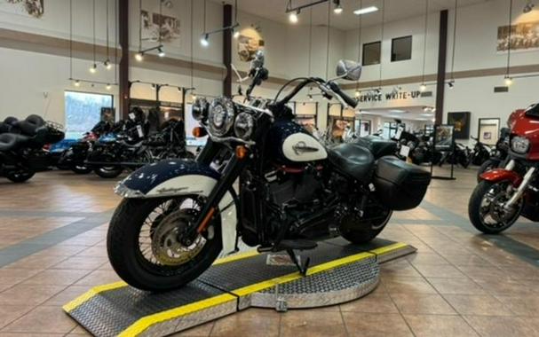 2019 Harley-Davidson® FLHC - Softail® Heritage Classic