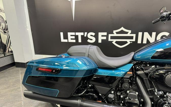 2026 Harley-Davidson® Road Glide® Teal Thunder / Vivid Black Black Trim