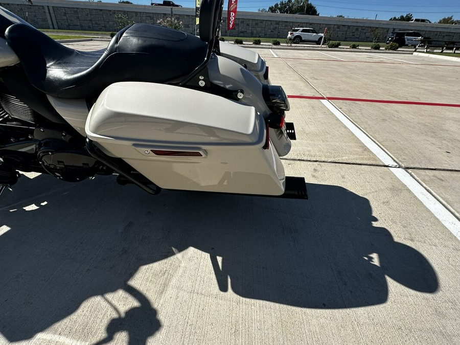 2023 Harley-Davidson Road Glide ST White Sand Pearl