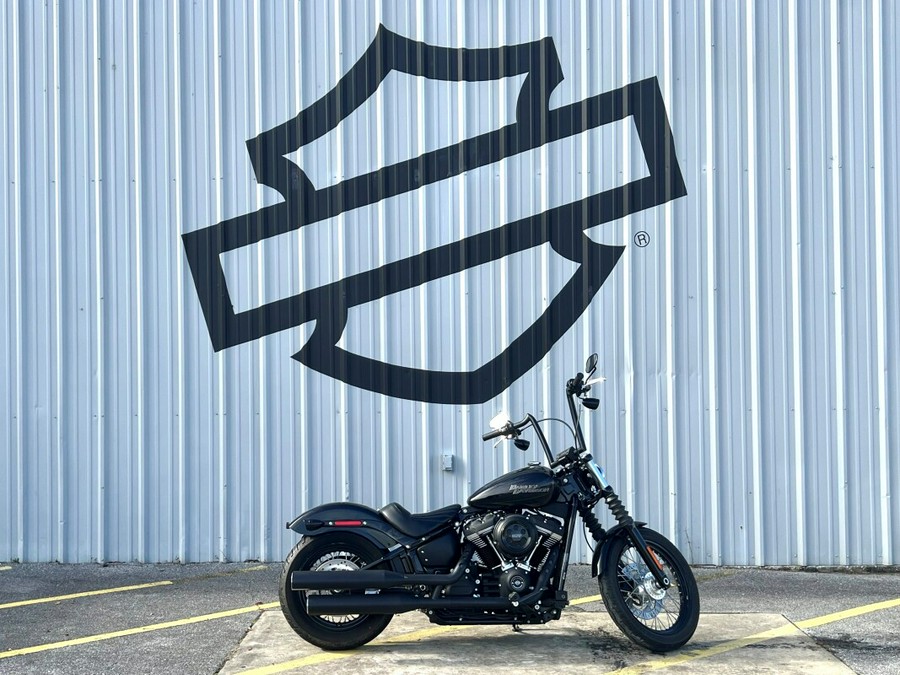 2020 Harley-Davidson® Street Bob® Vivid Black