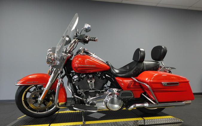 2017 Harley-Davidson Road King Custom Colour Laguna Orange
