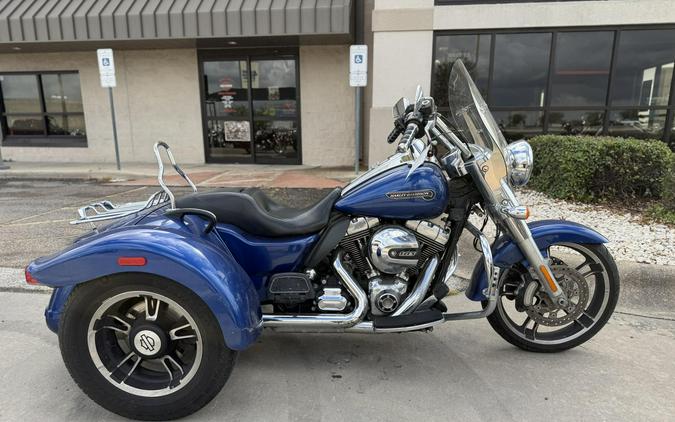 2015 Harley-Davidson Freewheeler SUPERIOR BLUE