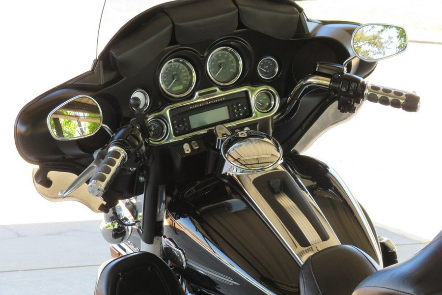 2012 Harley-Davidson® FLHTCU - Electra Glide® Ultra Classic