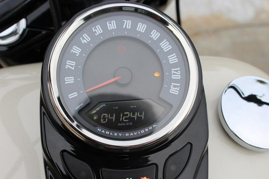 2022 Harley-Davidson® FLHCS - Heritage Classic 114