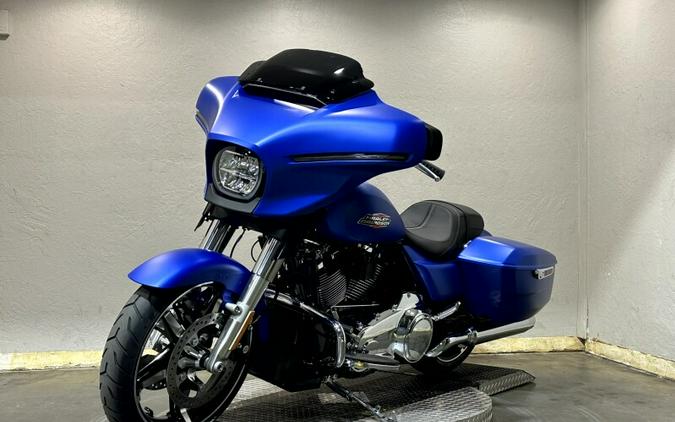 Harley-Davidson® Road Glide® 2026 FLTRX 84667315 AURORA BLUE DNM