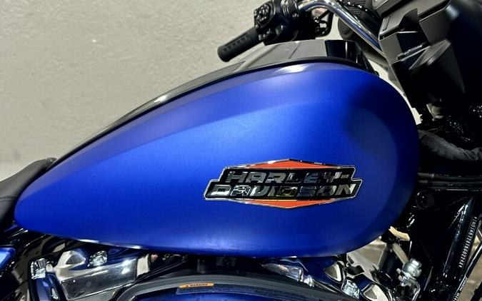 Harley-Davidson® Road Glide® 2026 FLTRX 84667315 AURORA BLUE DNM
