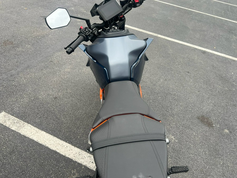 2025 KTM 390 Duke