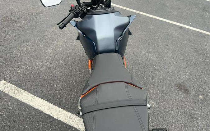 2025 KTM 390 Duke
