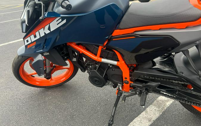 2025 KTM 390 Duke