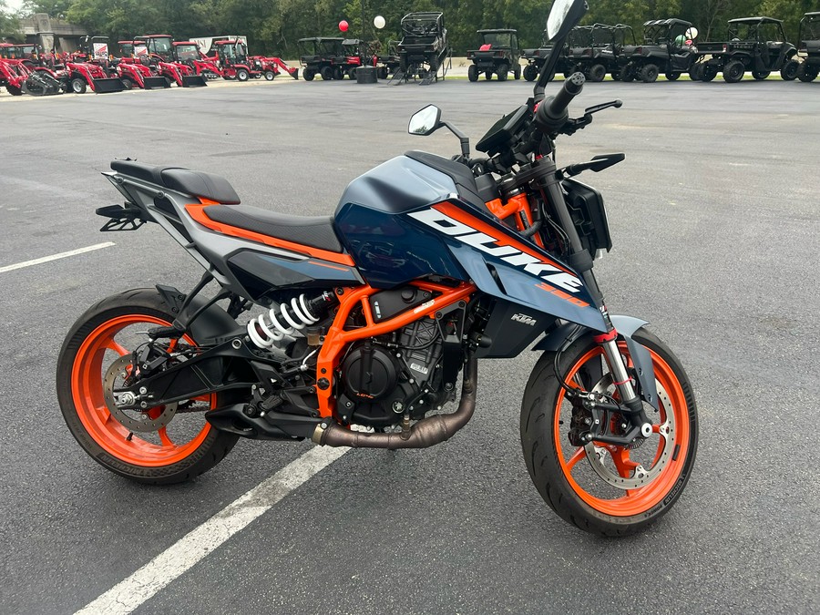 2025 KTM 390 Duke