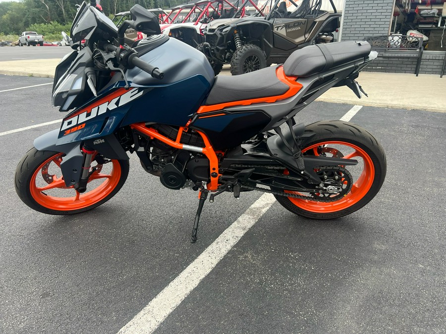 2025 KTM 390 Duke