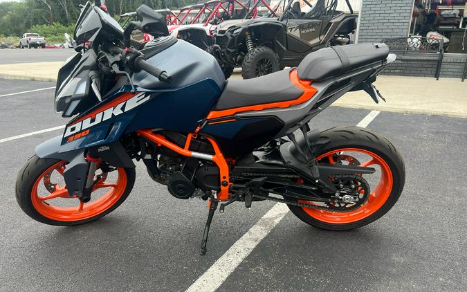 2025 KTM 390 Duke