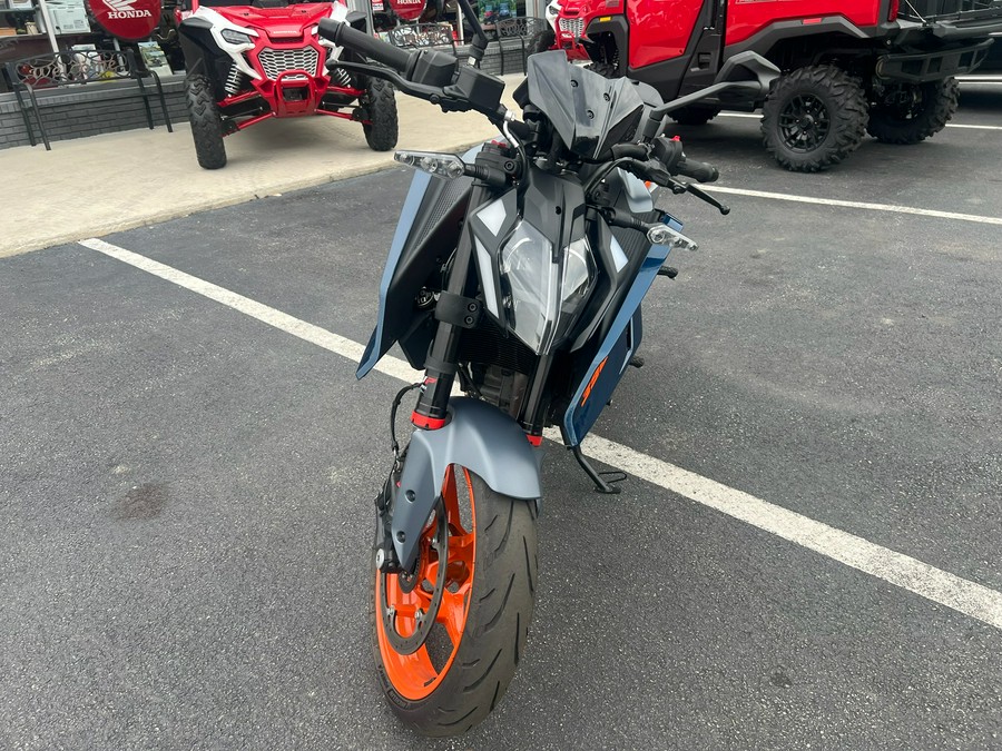2025 KTM 390 Duke