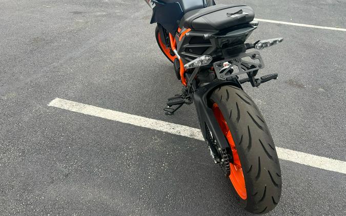 2025 KTM 390 Duke