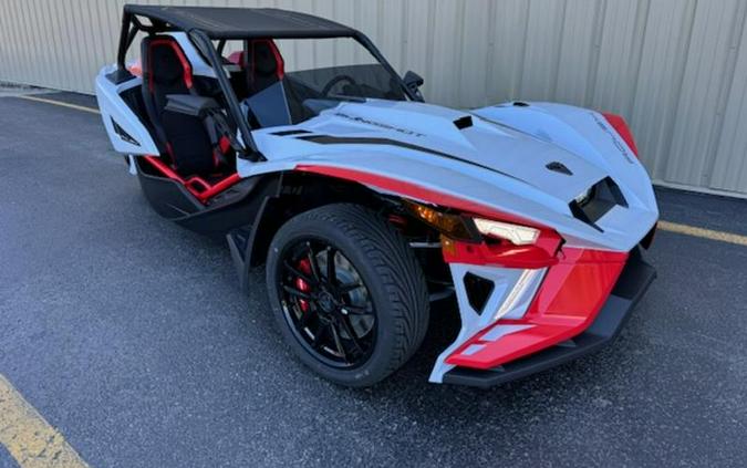 2024 Polaris Slingshot® ROUSH® Edition Manual