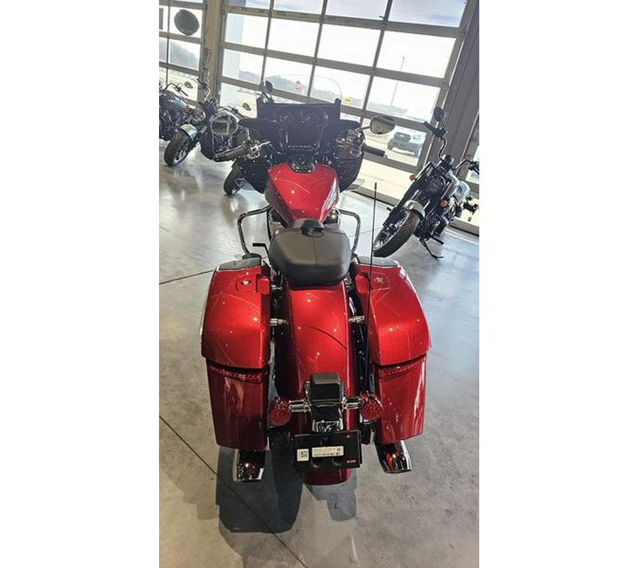 2025 Indian Motorcycle® Challenger® Limited 112 w/PowerBand Audio Sunset Red Metallic