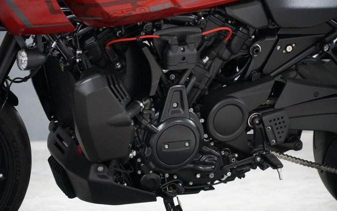 2025 Harley-Davidson® RA1250ST - Pan America® 1250 ST