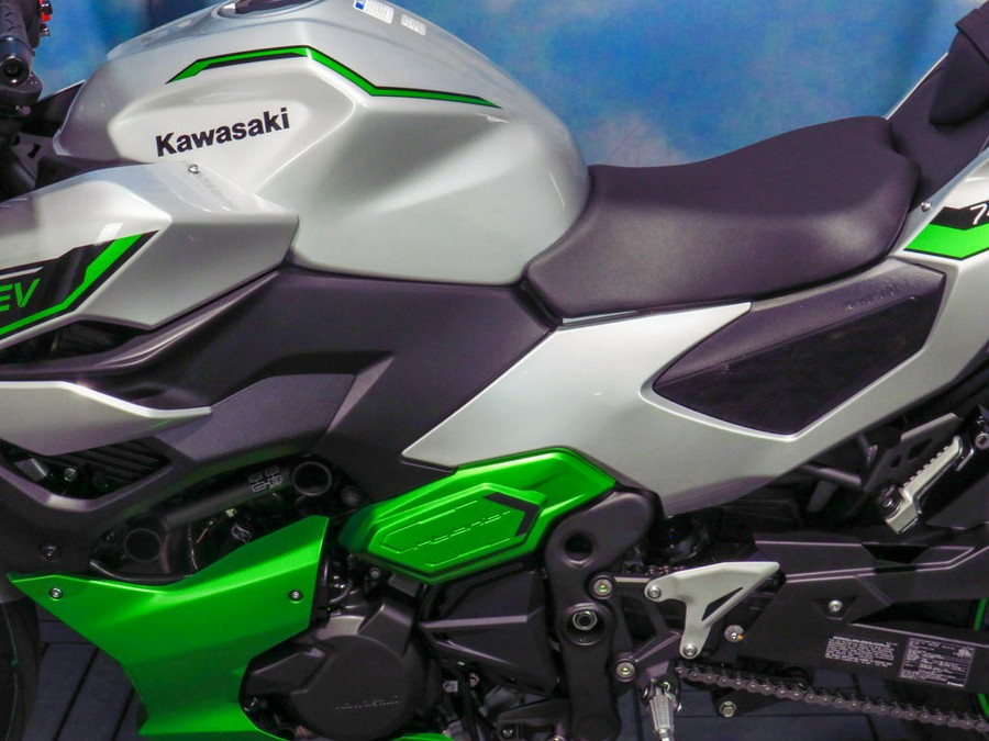 2024 Kawasaki Z7 Hybrid ABS