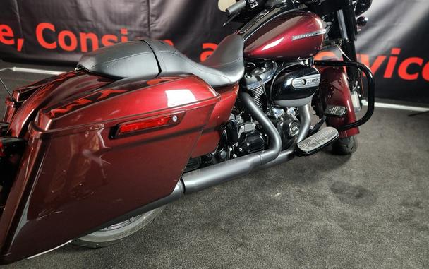 2018 Harley-Davidson® FLHXS