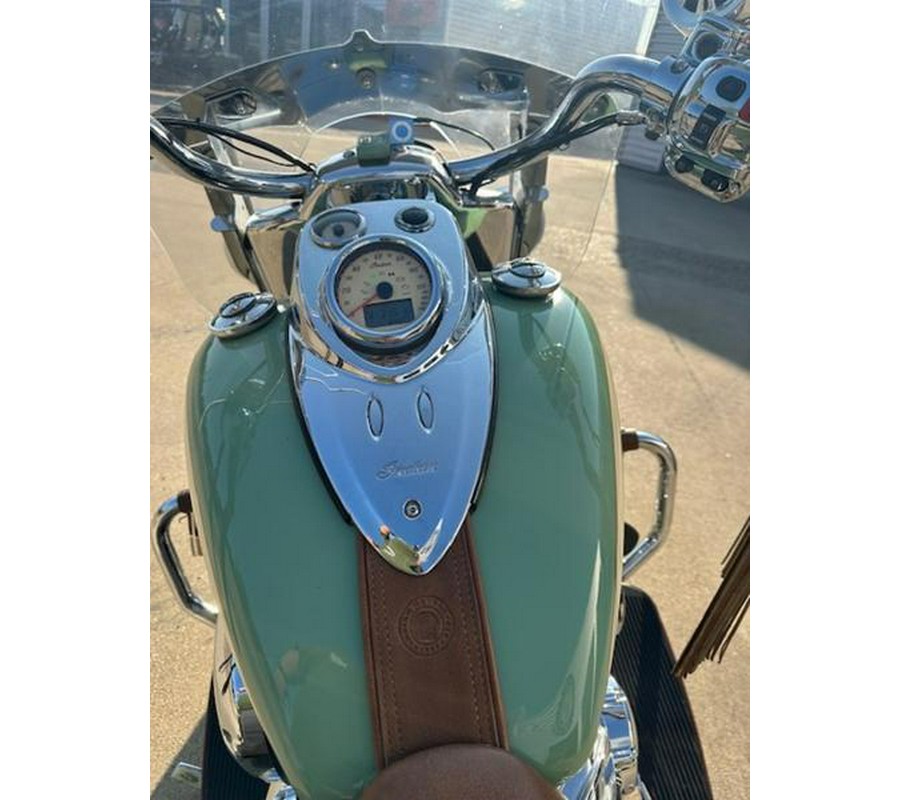 2015 Indian Motorcycle® Chief® Vintage Willow Green/Ivory Cream