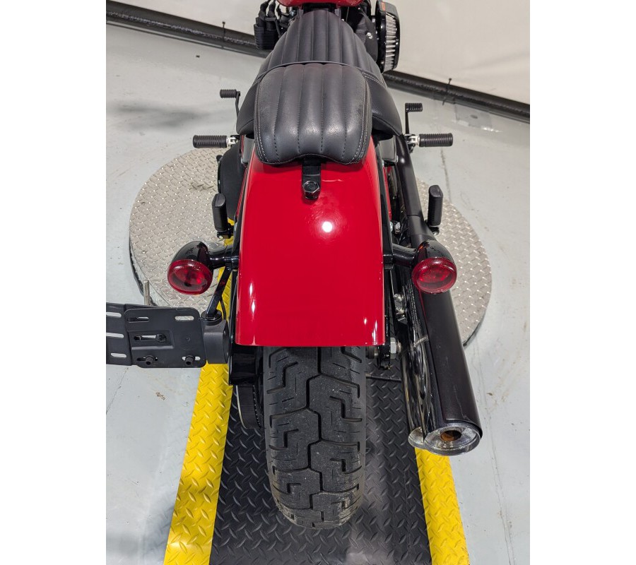 2022 Harley-Davidson® Street Bob® 114 Redline Red
