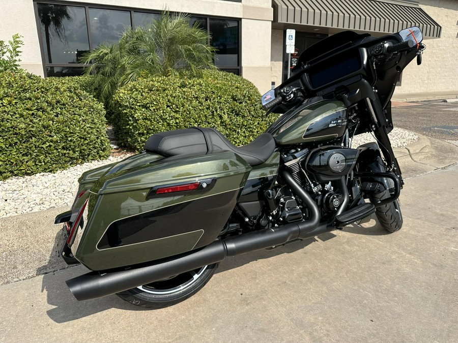 2026 Harley-Davidson Street Glide OLIV STL MTL/BLK W/ PINSTRI