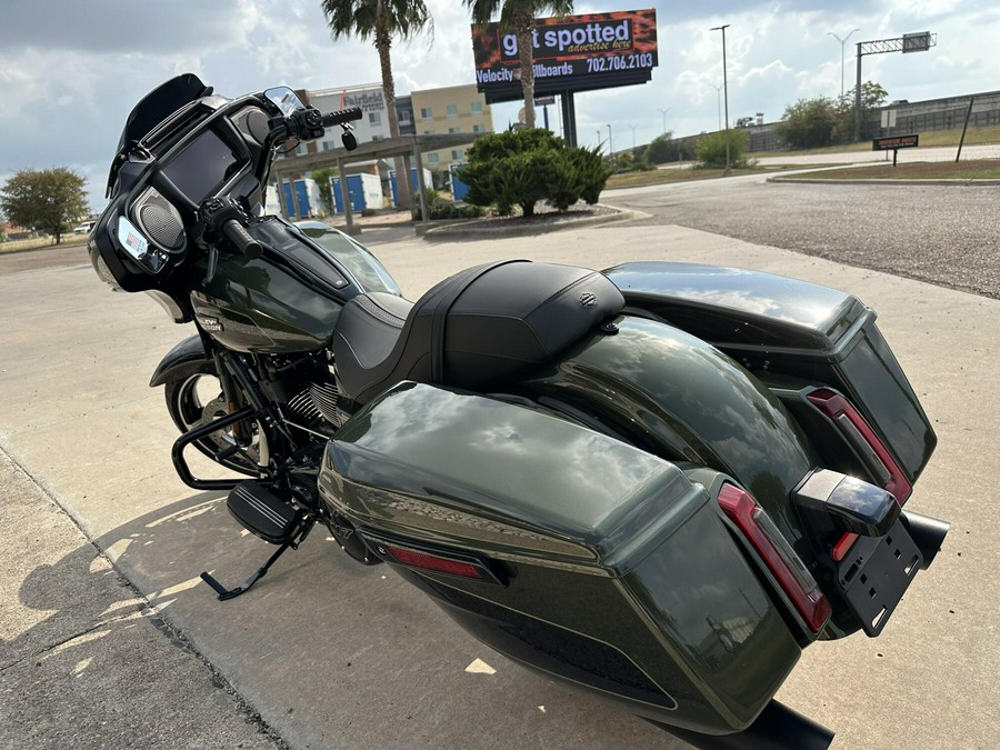 2026 Harley-Davidson Street Glide OLIV STL MTL/BLK W/ PINSTRI