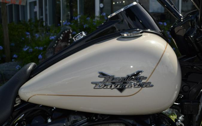 2023 Harley-Davidson Freewheeler White Sand Pearl- FLRT