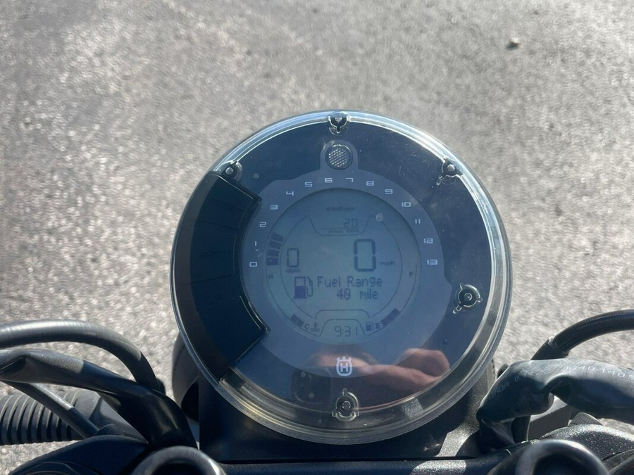 2022 Husqvarna Svartpilen 401