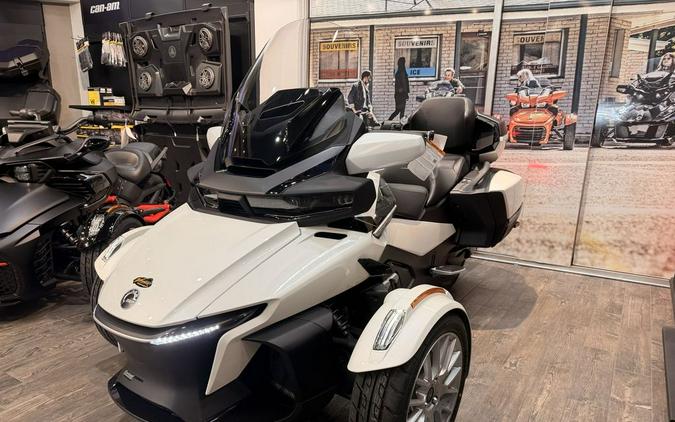 2026 Can-Am® Spyder RT Limited Platine