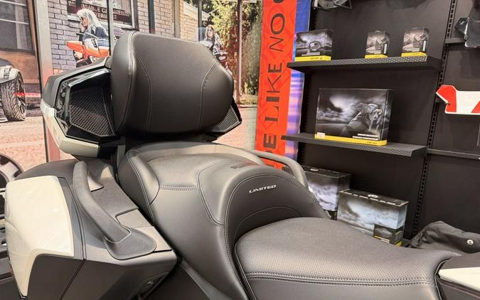 2026 Can-Am® Spyder RT Limited Platine