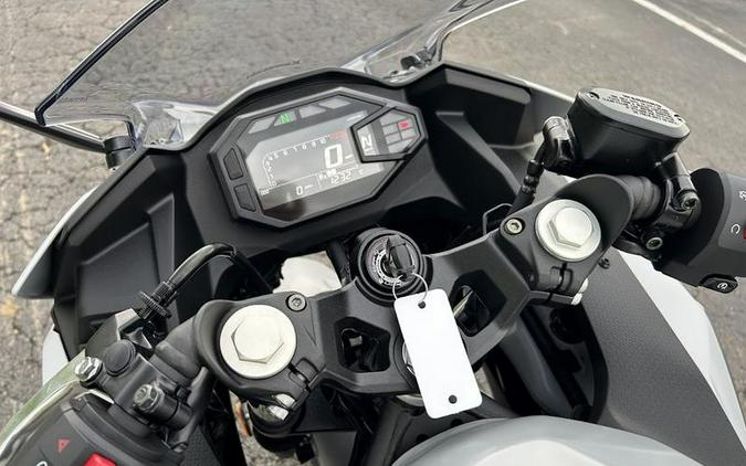 2025 Kawasaki Ninja® 500