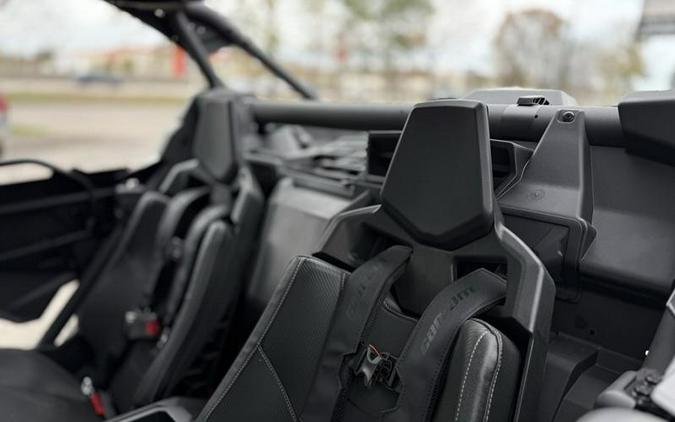 2026 Can-Am® Maverick X3 MAX X ds Turbo RR Triple Black_7.6 in.