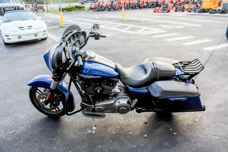 2015 Harley-Davidson® FLHX - Street Glide®