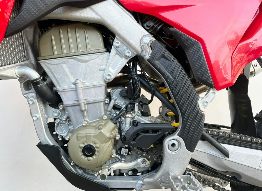 2026 Ducati DESMO 450EDX