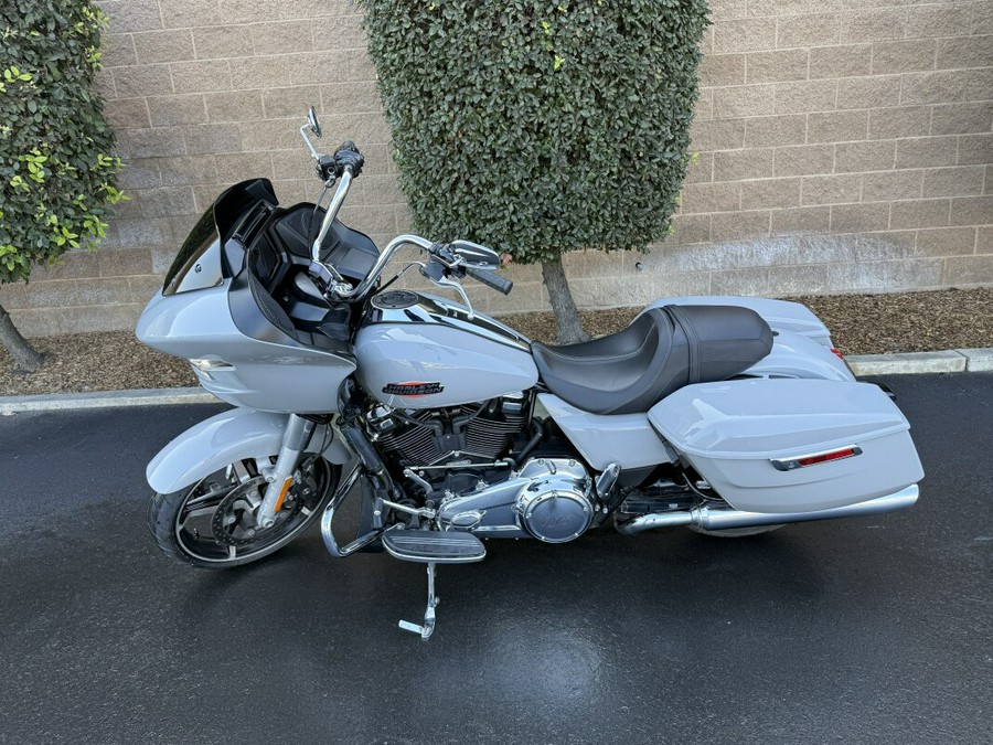 FLTRX 2024 Road Glide®