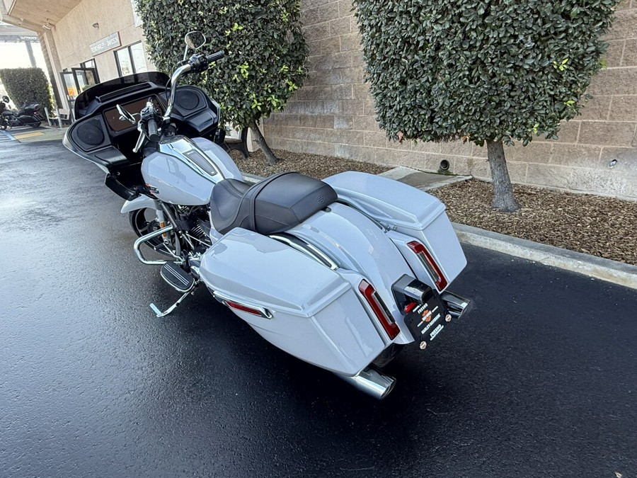 FLTRX 2024 Road Glide®